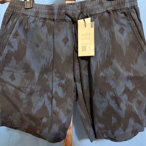 7 For All Mankind Men's Shorts with Black and Gray Design